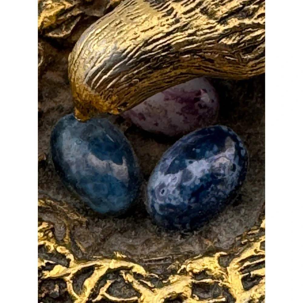 Vintage Gold Tone Bird Nest Make Up Container with Blue Speckled‎ Eggs